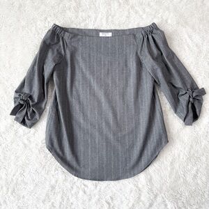Babaton Aritzia Woman Gray Pinstripes Off Shoulder Relax Fit Top XS Preppy Party